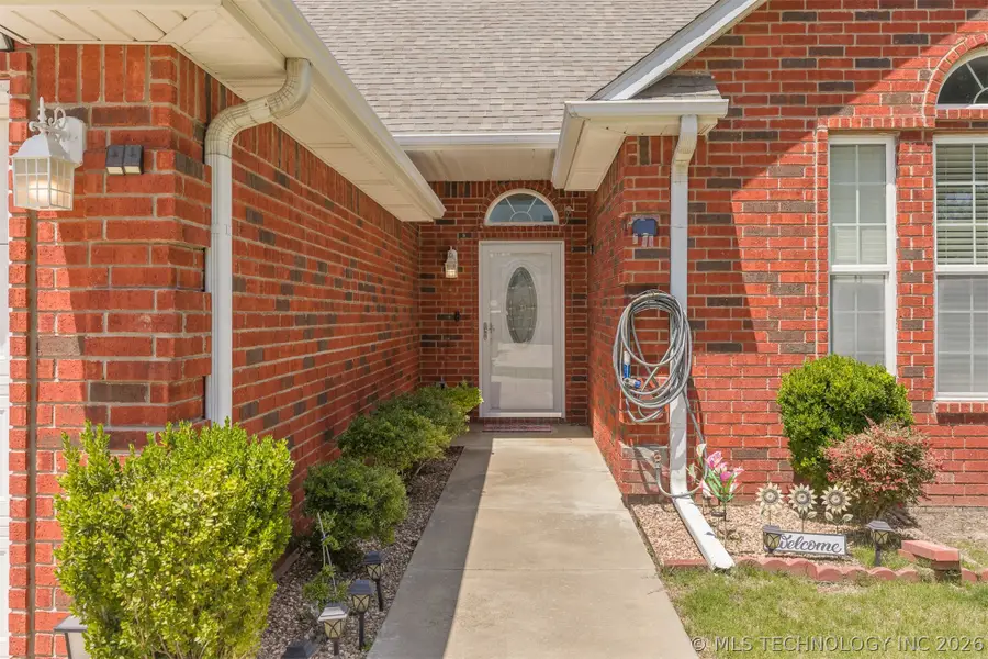 2009 5th Avenue Nw, Ardmore, OK 73401 - #2