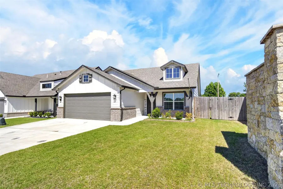 8601 N 76th East Place, Owasso, OK 74055 - #2