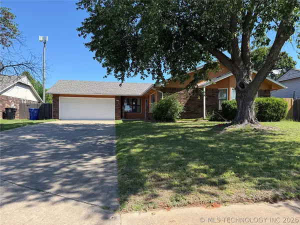 1312 W Gulfport Place, Broken Arrow, OK 74011