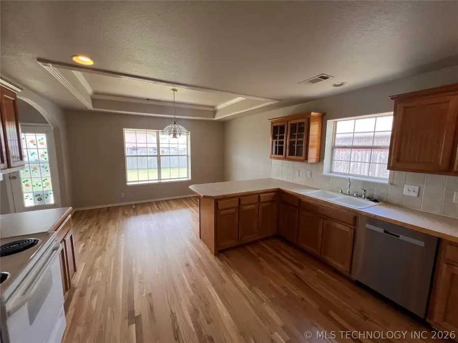 10766 E 121st Street N, Collinsville, OK 74021 - #3