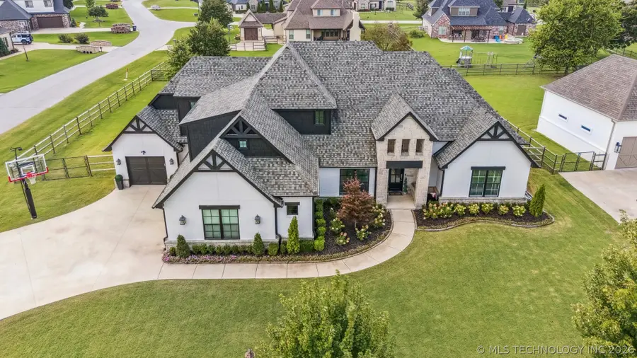 19236 E Twin Creeks Drive, Owasso, OK 74015 - #3