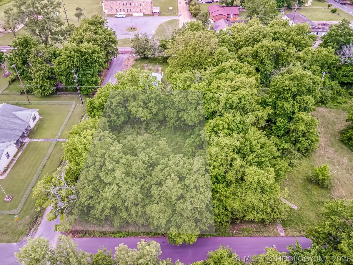 2302 Elizabeth Avenue E, Muskogee, OK 74401 - #1