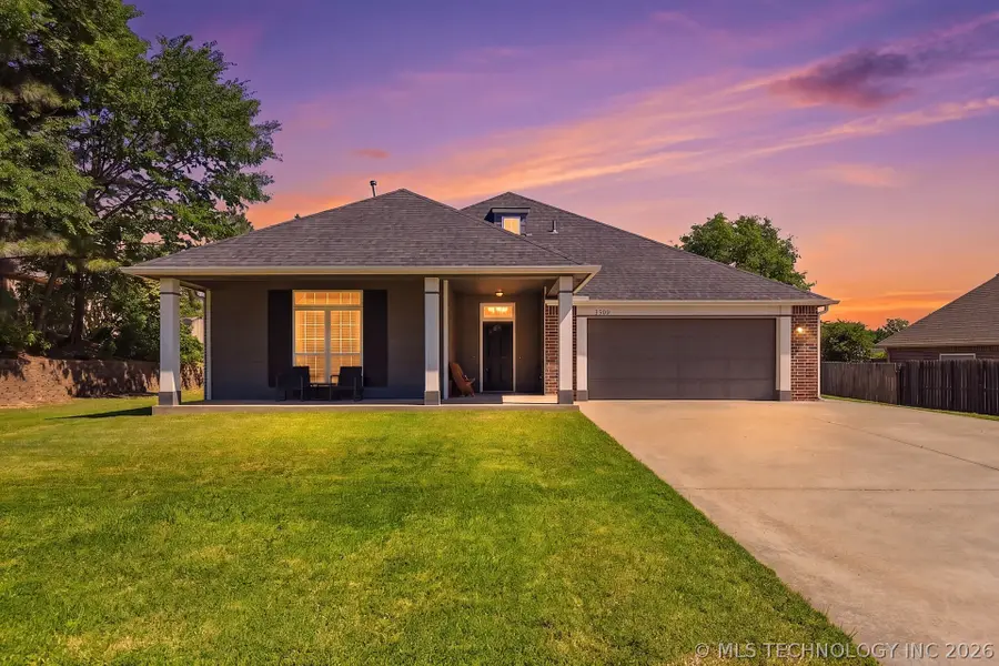 2702 Highwood Drive, Claremore, OK 74017 - #2