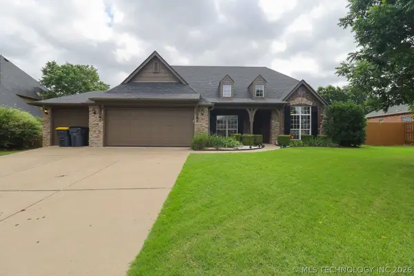 11705 S Willow Place, Jenks, OK 74037