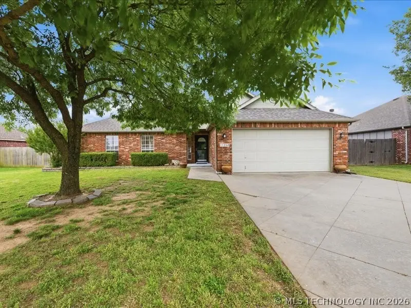 11268 S 276th East Avenue, Coweta, OK 74429 - #1