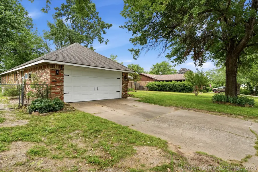320 S Meigs Street, Fort Gibson, OK 74434 - #3