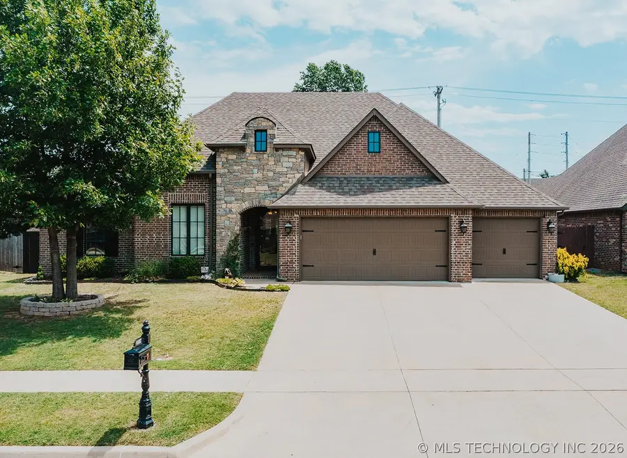 9107 N 96th East Avenue, Owasso, OK 74055 - #2