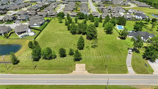 633 E 131 Street S, Jenks, OK 74037