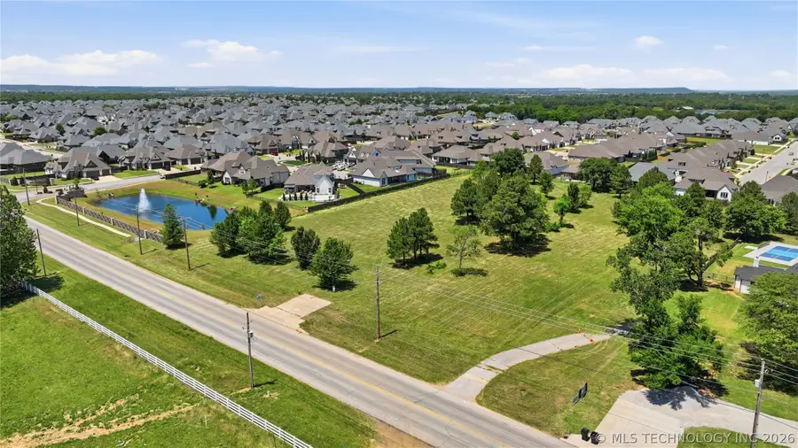 633 E 131 Street S, Jenks, OK 74037 - #3