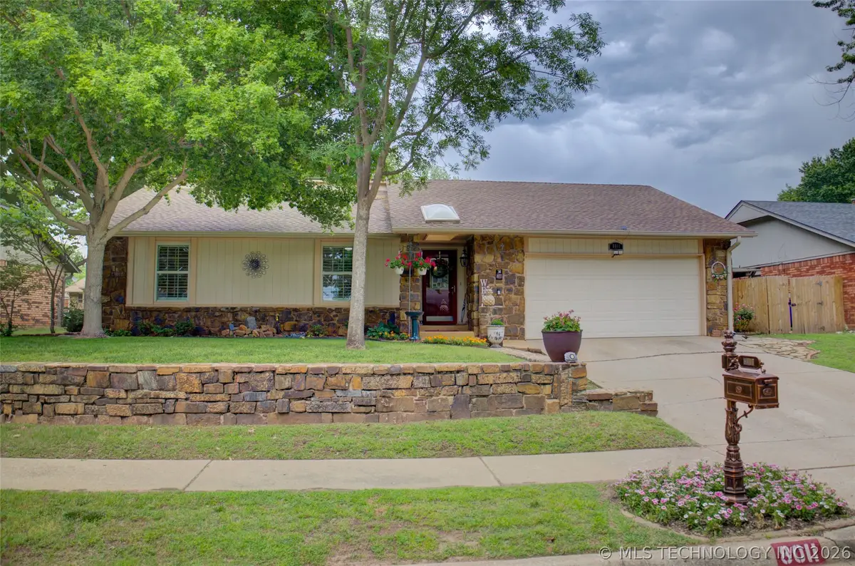 8011 S Date Place, Broken Arrow, OK 74011 - #1