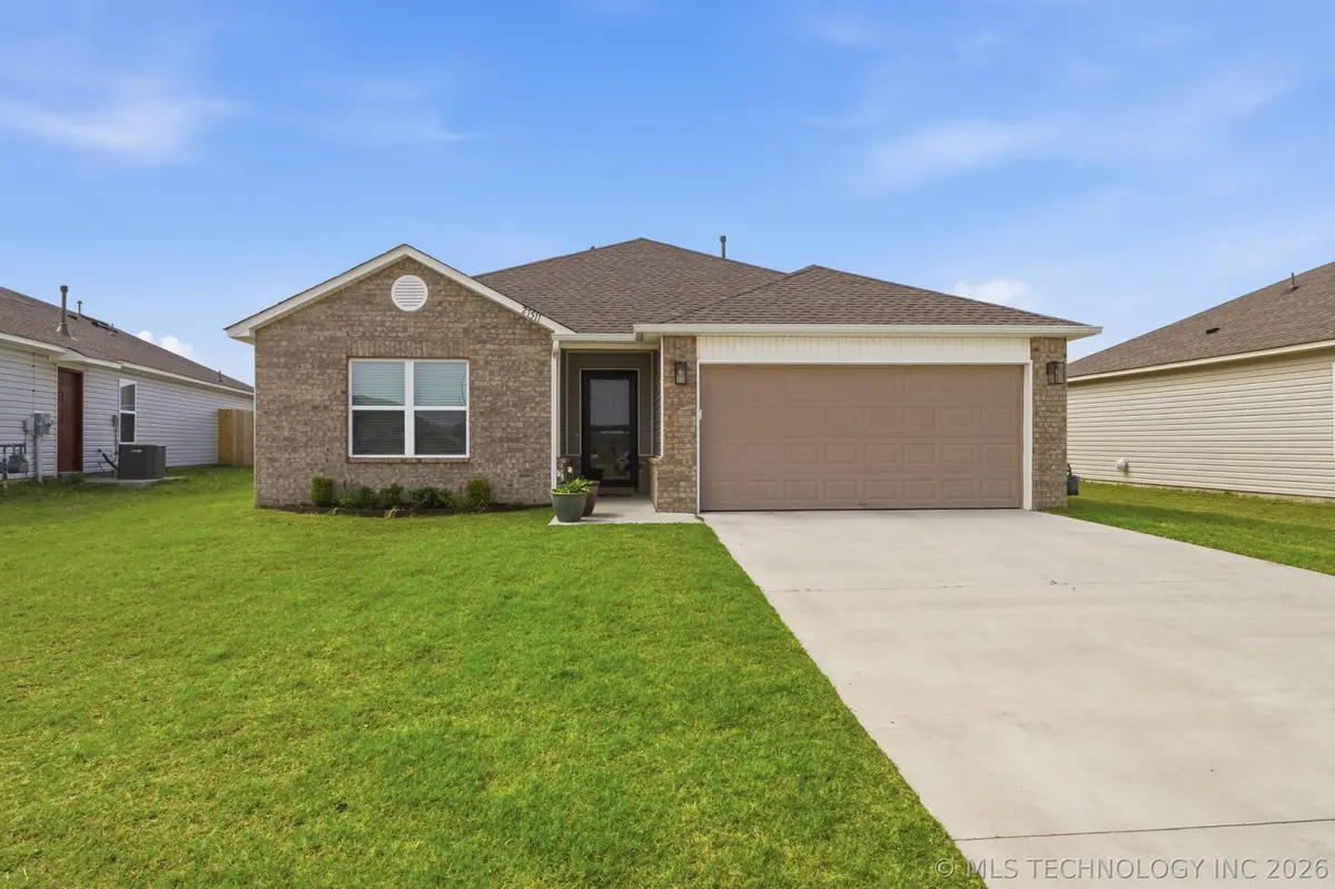 27511 E 115th Place S, Coweta, OK 74429 - #1