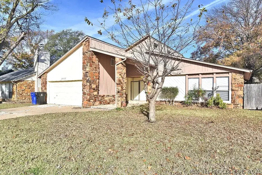 2208 W Memphis Street, Broken Arrow, OK 74012 - #2