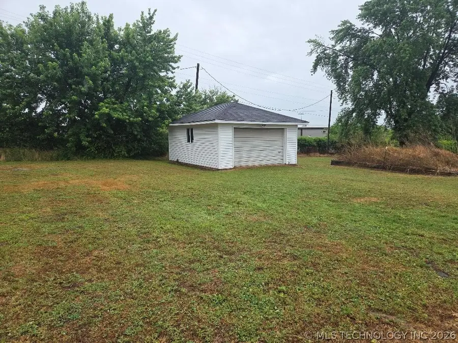 605 S 4th, Eufaula, OK 74432 - #3
