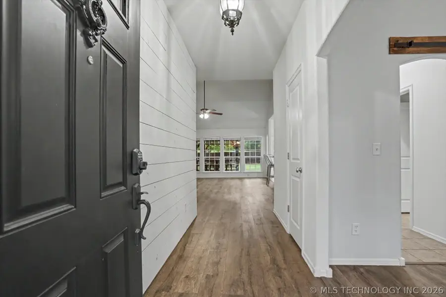 2111 W E Court, Jenks, OK 74037 - #3