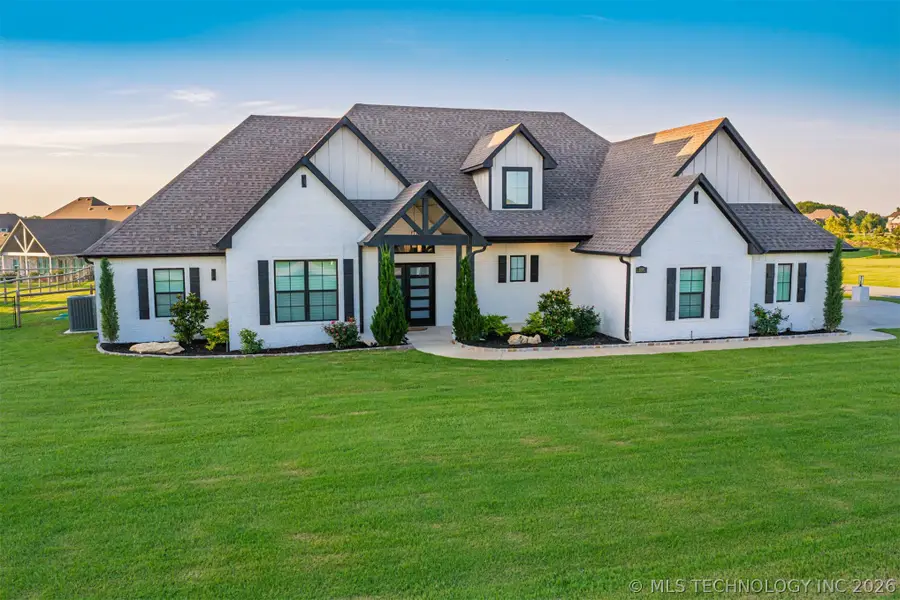 8202 N 150th East Avenue, Owasso, OK 74055 - #2
