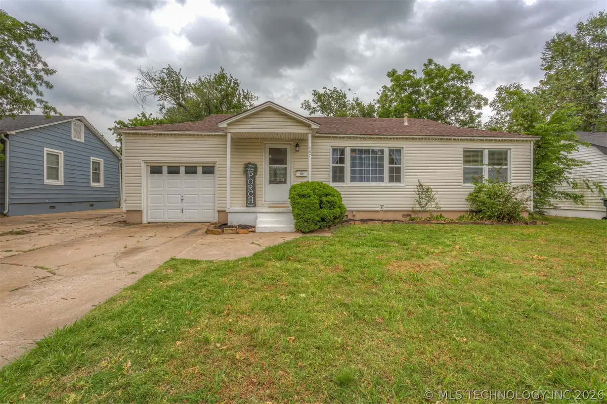 407 N Cedar Street, Owasso, OK 74055 - #1