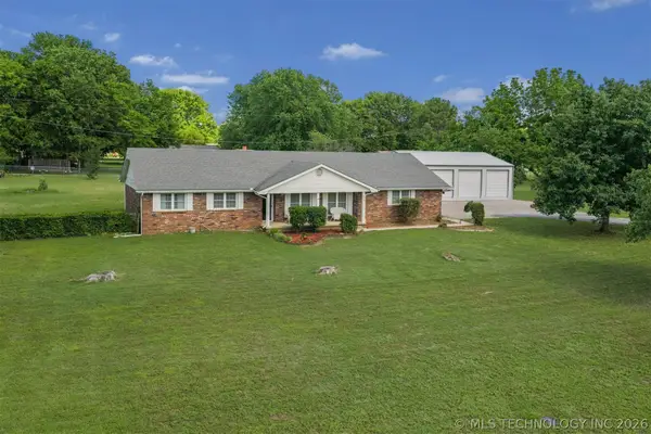 212 N Will Rogers Loop W, Oologah, OK 74053