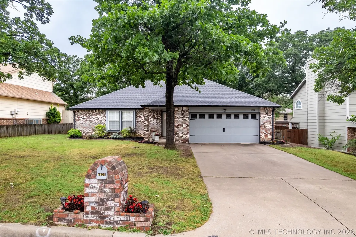 6902 Silver Oak Drive, Tulsa, OK 74107 - #1