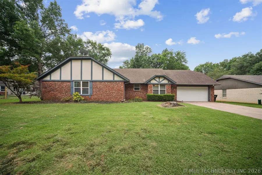 205 W Baton Rouge Street, Broken Arrow, OK 74011 - #2