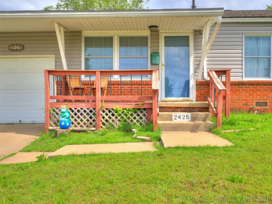 2425 W 49th Street, Tulsa, OK 74107 - #2
