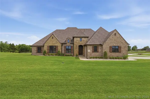 8438 E 106th Place N, Owasso, OK 74055