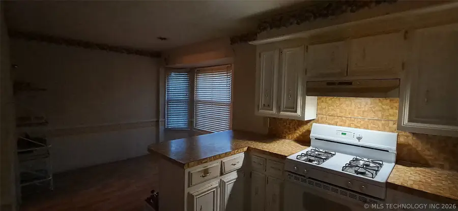9107 E 66th Street, Tulsa, OK 74133 - #3