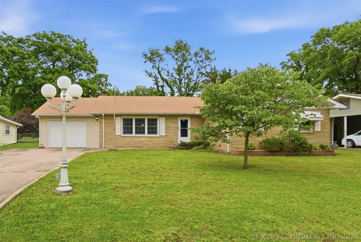 228 S Bell, Vinita, OK 74301 - #1