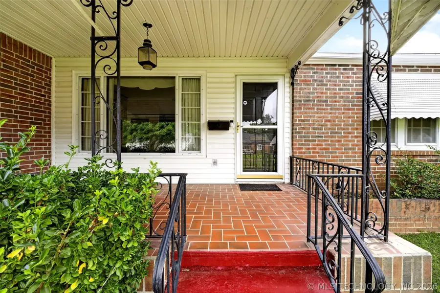 2128 S Osage Avenue, Bartlesville, OK 74003 - #2