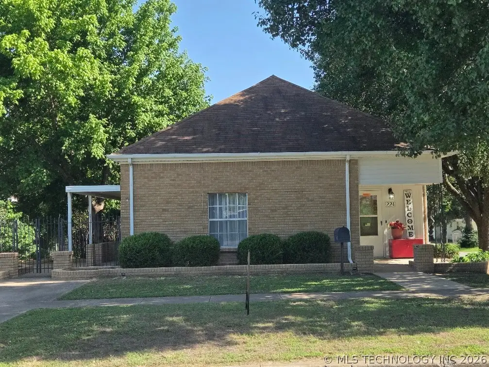 224 W Lincoln Street N, Sapulpa, OK 74066 - #1
