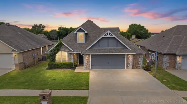 10716 Masters Circle, Jenks, OK 74037