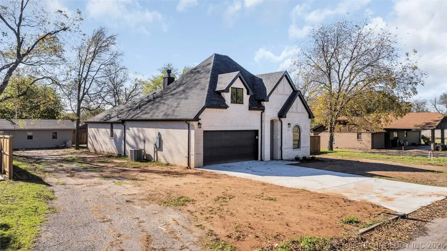 408 E Cherokee Street, Marietta, OK 73448 - #3