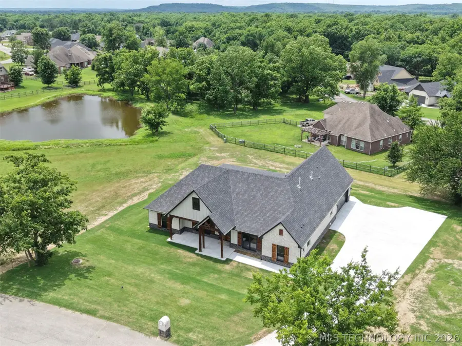 408 S Tall Chief Avenue, Skiatook, OK 74070 - #2