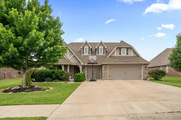 15517 E 87th Place N, Owasso, OK 74055