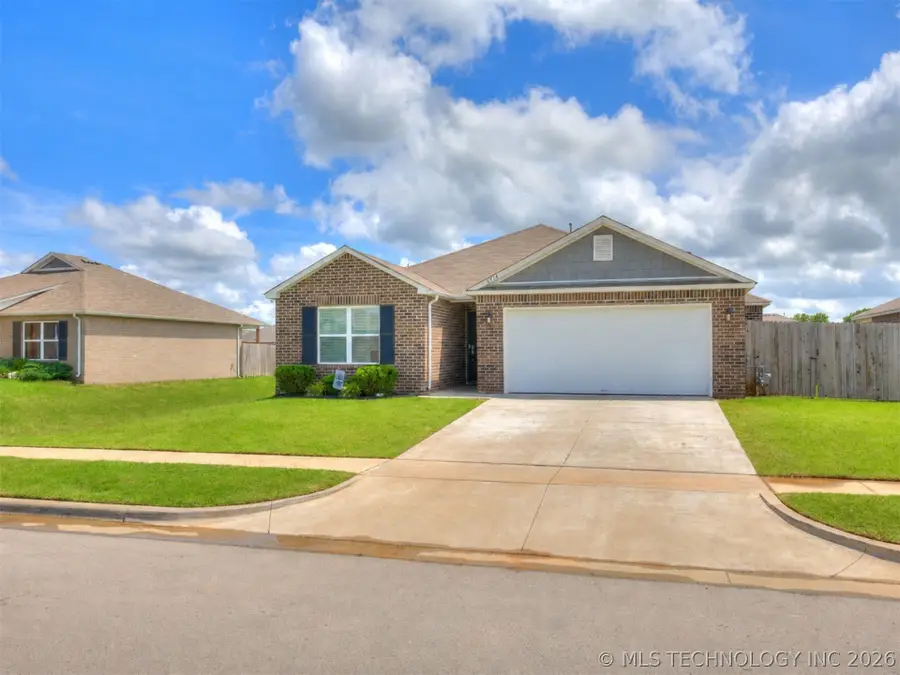 8514 E 162nd Street S, Bixby, OK 74008 - #3