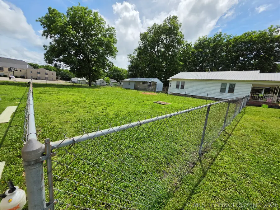 607 W 5th Street, Ada, OK 74820 - #2