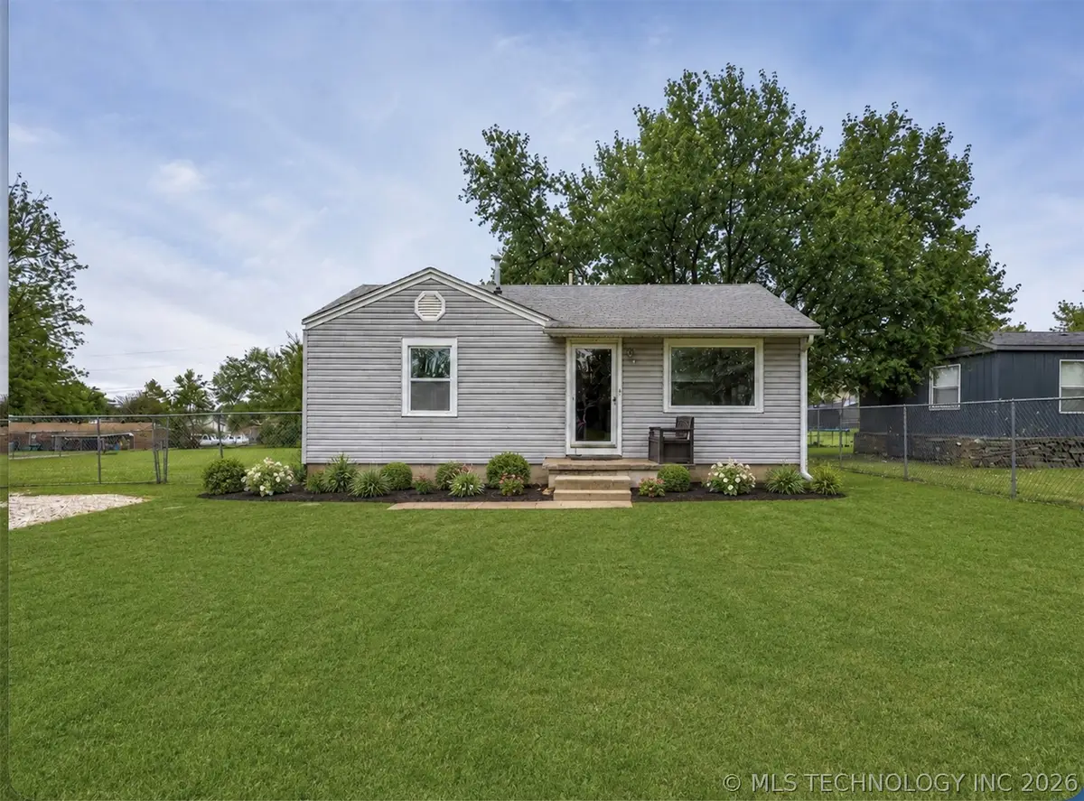 605 W Walnut Street, Collinsville, OK 74021 - #1