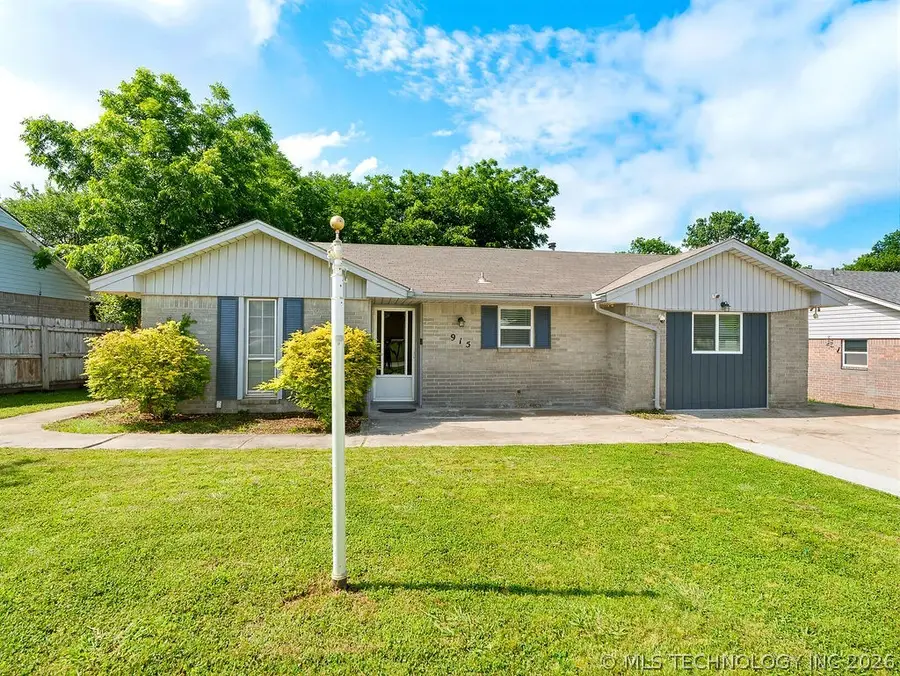 915 W 23rd, Ada, OK 74820 - #2
