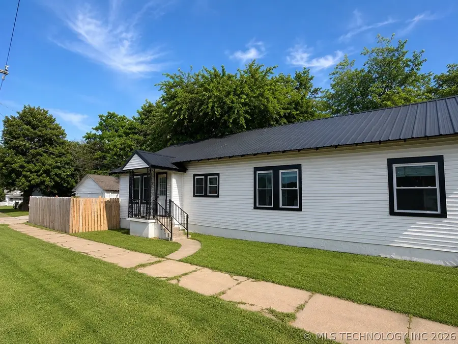 800 S Seneca Avenue, Bartlesville, OK 74003 - #3
