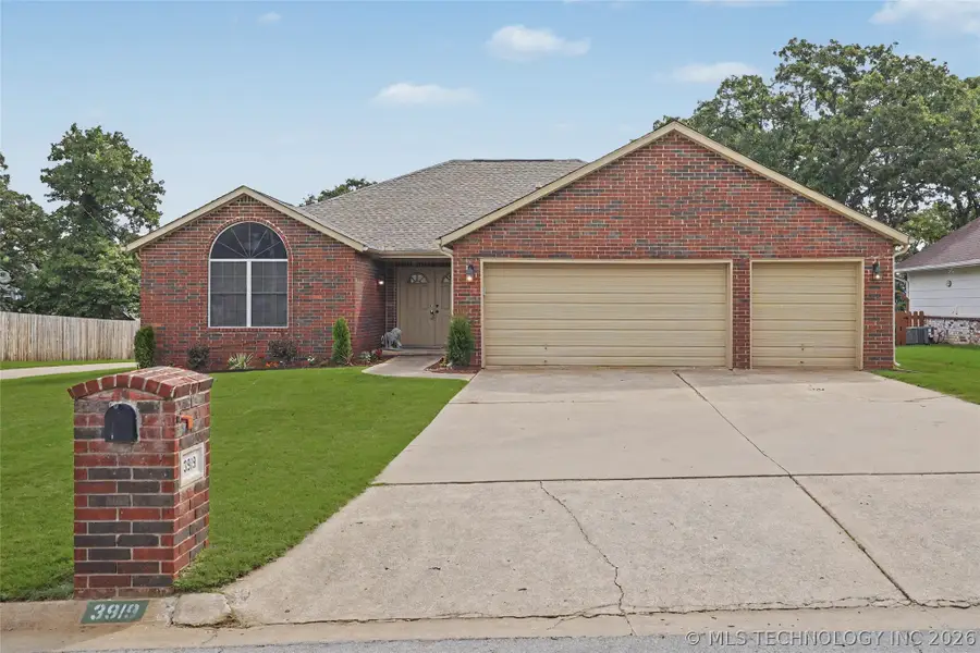 3919 S Rolling Oaks Drive S, Tulsa, OK 74107 - #3