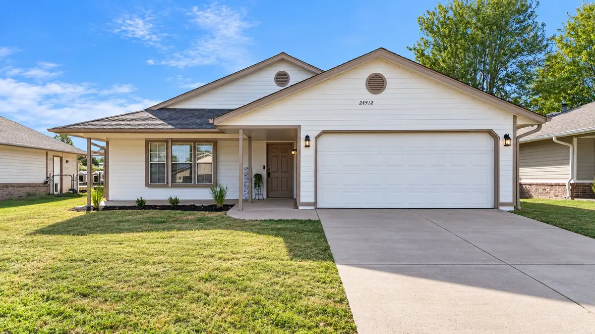 24912 S Heartwood Drive, Claremore, OK 74019 - #1