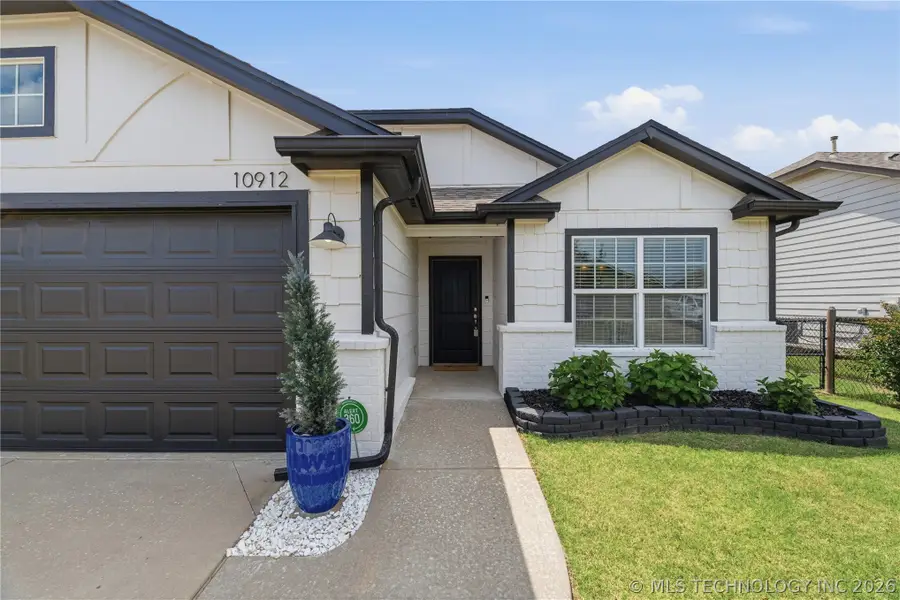 10912 N 117th East Avenue, Owasso, OK 74055 - #2