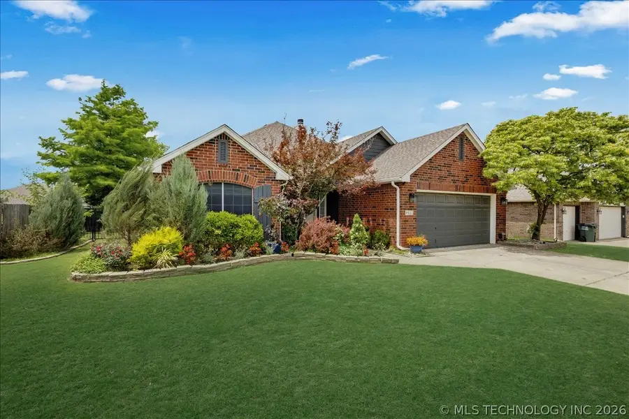 9922 N 120th Avenue E, Owasso, OK 74055 - #3