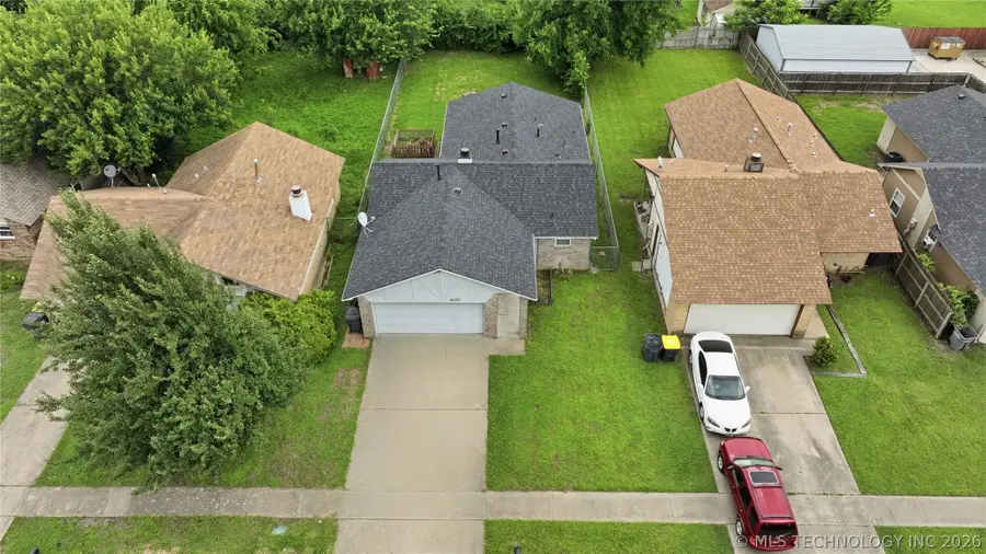 14027 S Hickory Place, Glenpool, OK 74033 - #3