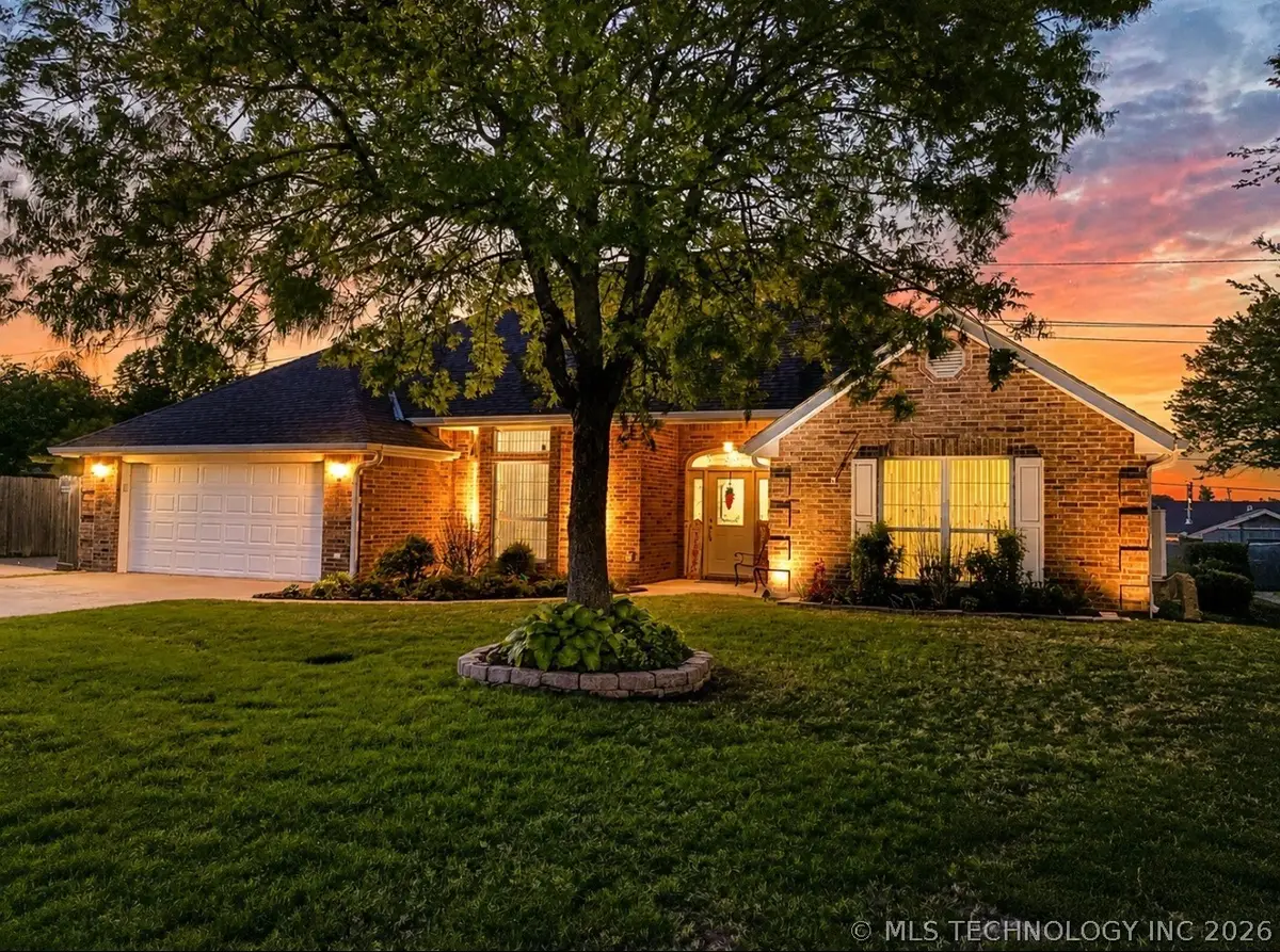 5614 Meadow Drive, Bartlesville, OK 74006 - #1
