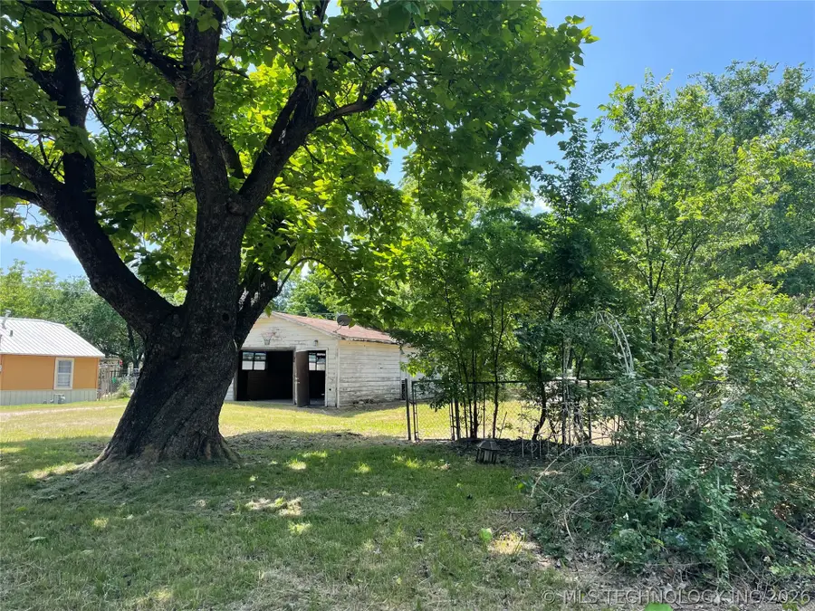 325 N Bluff Street, Ada, OK 74820 - #2