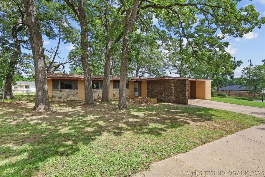 1010 Waco Street, Durant, OK 74701 - #2