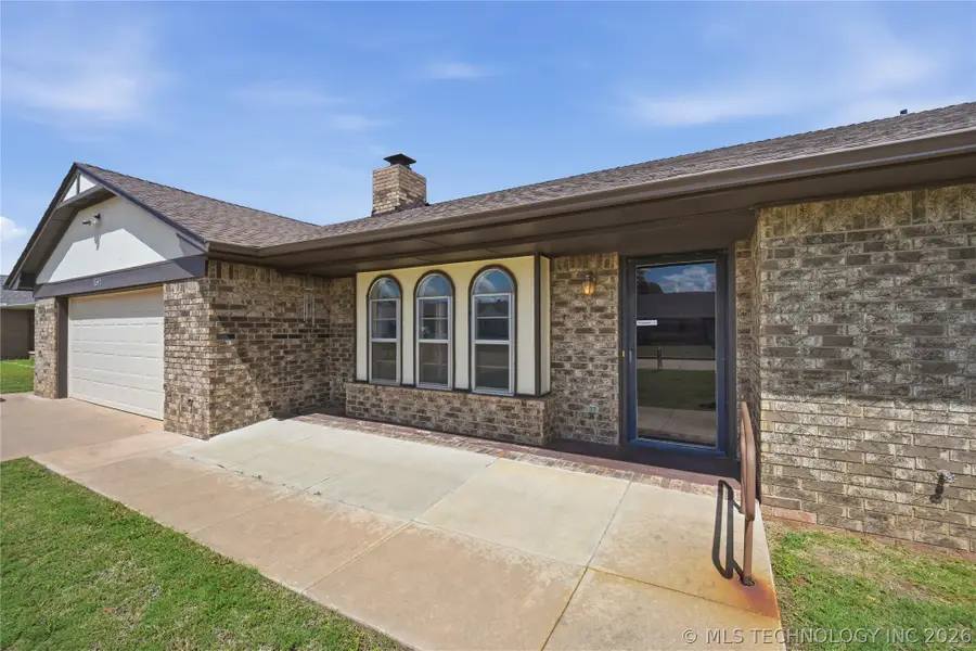 1511 S 11th, Kingfisher, OK 73750 - #2