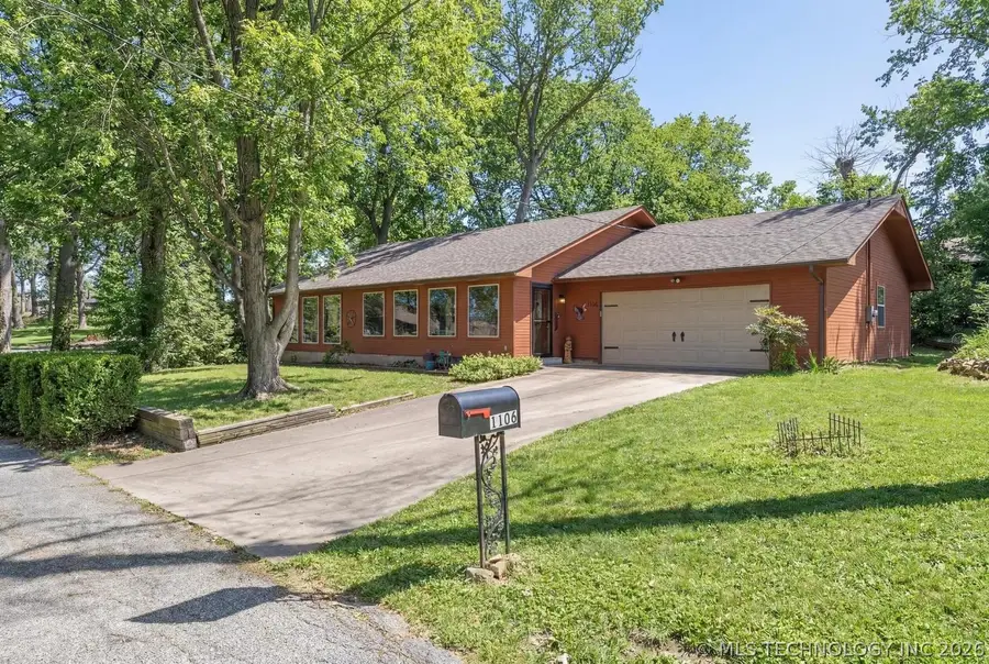 1106 Red Bud Drive, Grove, OK 74344 - #2