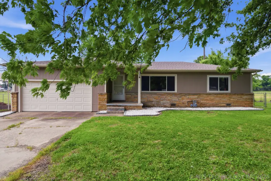 2030 E Angus Drive, Broken Arrow, OK 74014 - #2
