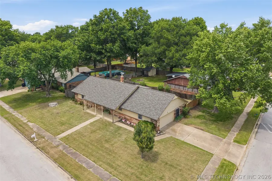 3016 E Knoxville Street, Broken Arrow, OK 74014 - #3